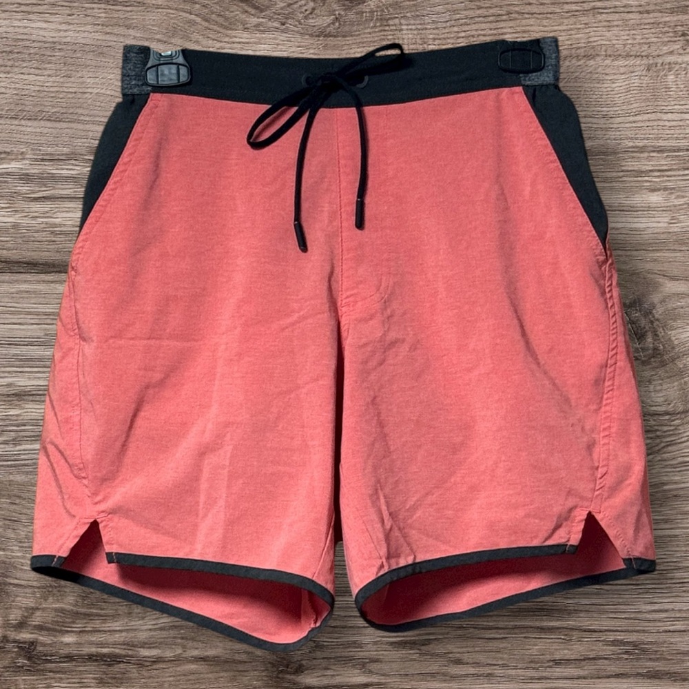 EUC Chubbies Coral & Black Gym Swim Hybrid Short Trunks SZ S